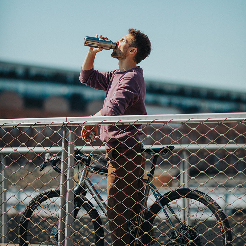 12oz-rise-reflect-with-bamboo-cap-j1 16oz_rise_reflect_man_bike_square.jpg