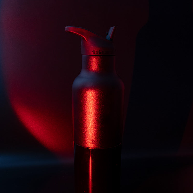 20oz-rise-classic-may-the-4th-v5 20oz_rise_classic_may_the_fourth_starwars_black_bottle_redglow_square.jpg