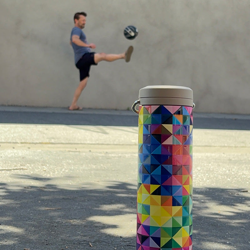 20oz-tkwide-with-twist-cap-mosaic-f9 20oz_tkwide_bottle_seasonal_mosaic_soccerball_player_square.jpg