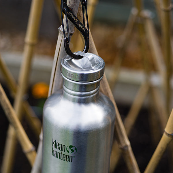 classic-steel-loop-cap-t3 40oz_bottle_steel_loop_cap_lifestyle.jpg
