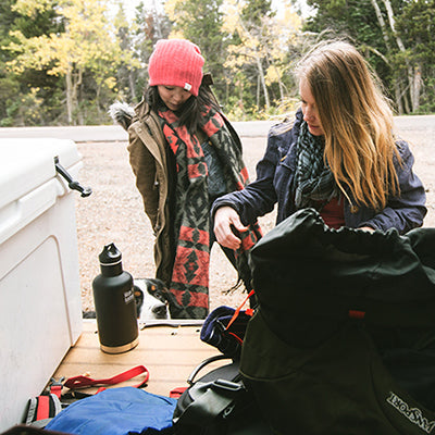64oz-classic-with-loop-cap-u7 64oz_insulated_classic_backpackers_tailgate_square.jpg