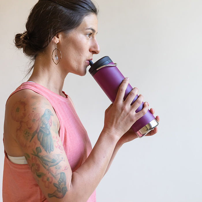tkwide-twist-cap-with-straw-kit-v8 K20TKWPT-PP-T-TWIST-straw_cap_drinking_yoga_lifestyle_64bb08ca-98d0-4e89-83fd-b166cda65ccd.jpg
