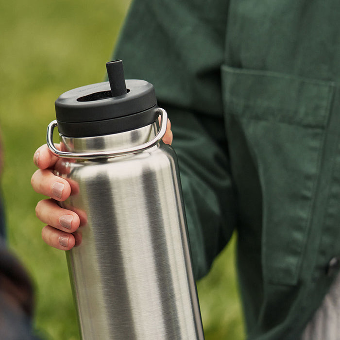 tkwide-twist-cap-with-straw-kit-v8 K32TKWSSL-BS-T-TWIST-32_oz_water_bottle_straw_cap_lifestyle_76e40be3-2488-47fa-afd0-c7d5ba075b15.jpg