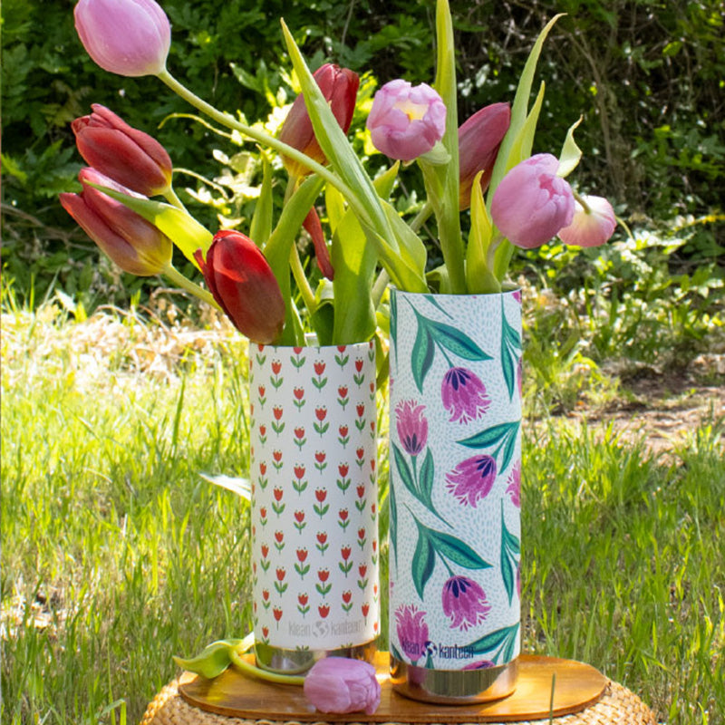 16oz-tkwide-with-cafe-red-tulips-h5 bottles_seasonal_spring_flowers_2_square.jpg