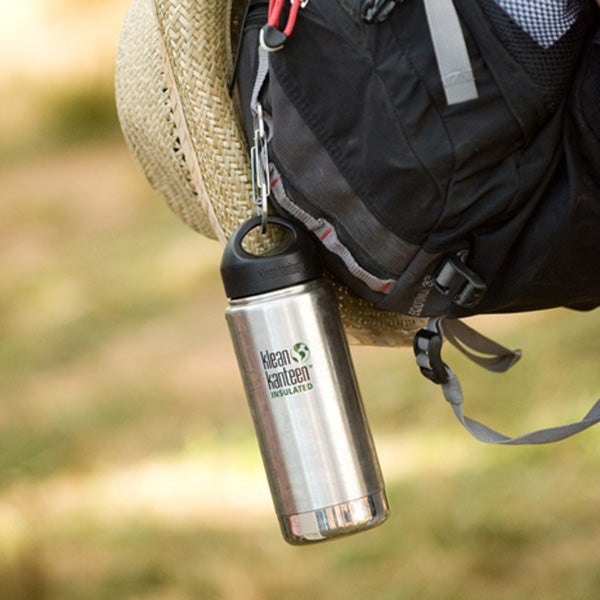steel-s-biner-3-h4 carabiner_steel_bottle_backpack_lifestyle_dd4fef2d-f5d2-4f32-ac05-c706bd6b518e.jpg