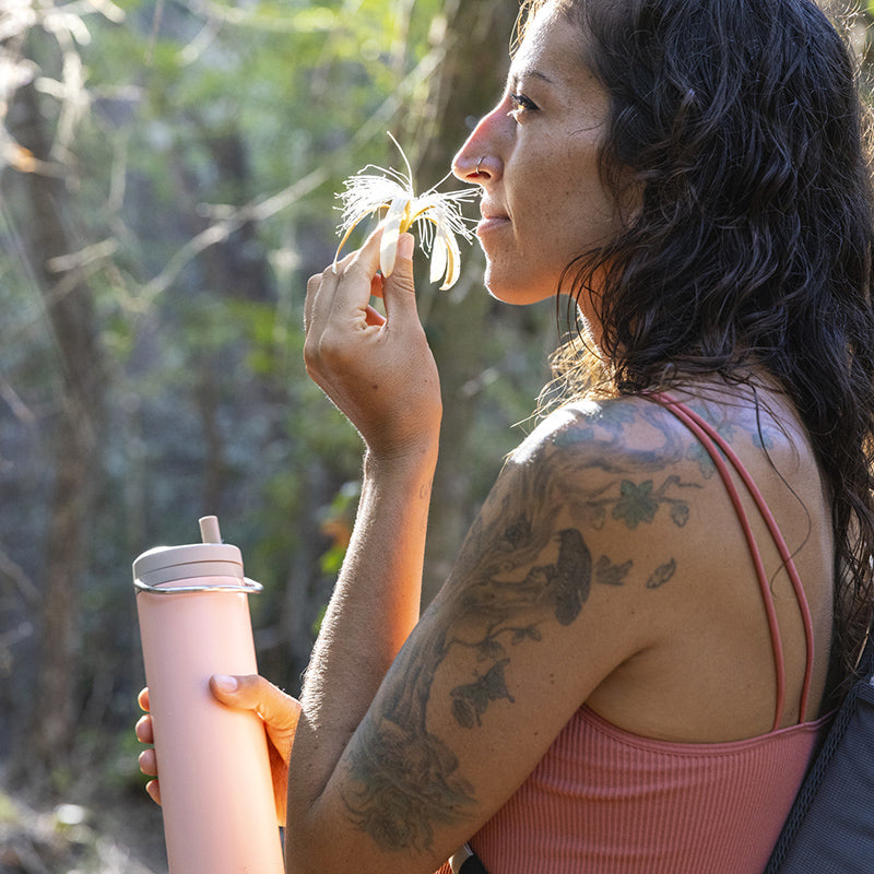 20oz-tkwide-made-to-do-more-bundle-s6 tkwide_20oz_insulated_bottle_twist_woman_flower_costarica_square.jpg