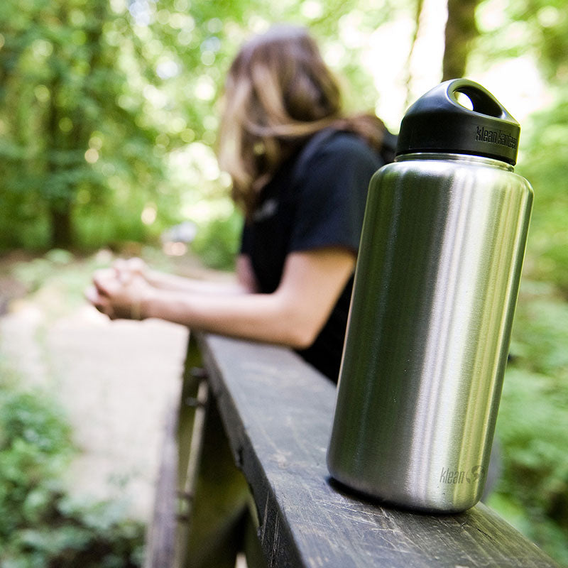 40oz-wide-with-loop-cap-r7 wide_40oz_bottle_bridge_closeup_square.jpg